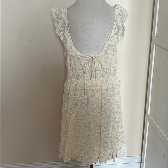 Arula Feminine Boho Cream/Ivory Lace Ruffle Mini Dress - Size B (18/20) - NWOT - Picture 5 of 9